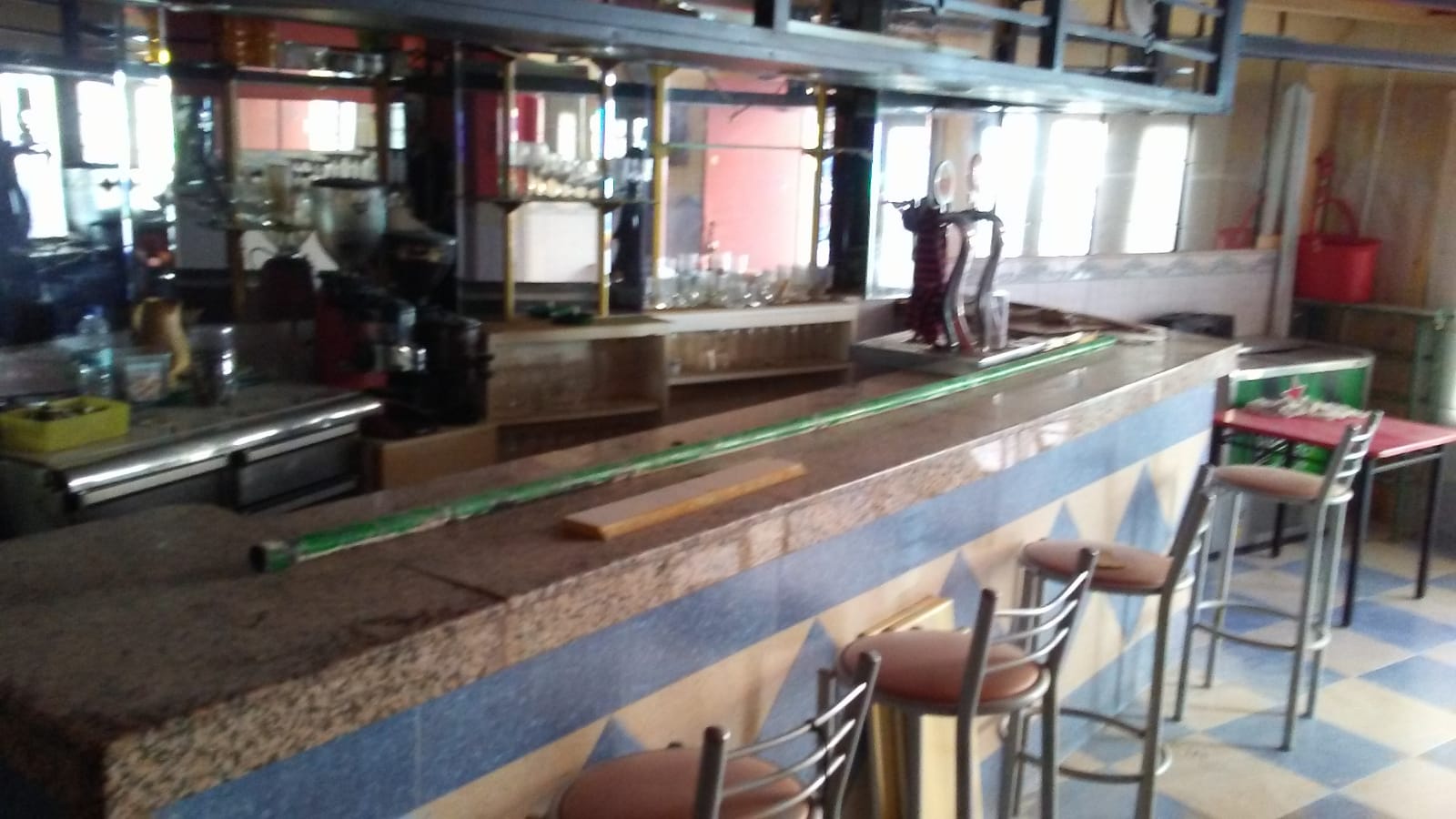 Imagen 1 de Bar para reformarlo a tu gusto en zona Universidad