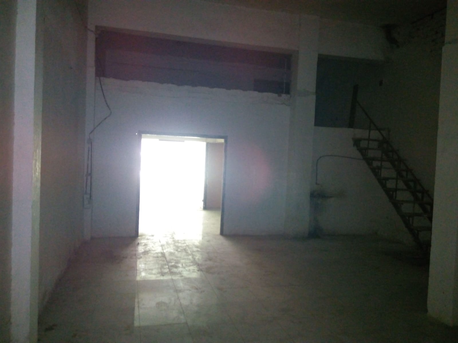 Imagen 3 de Local en venta o alquiler en Zona de Cigueña