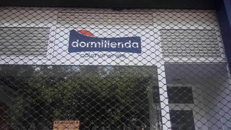 Imagen 0 de Local frente al Ayuntamiento en alquiler