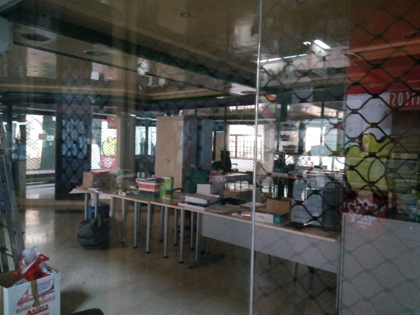 Imagen 1 de LOCAL COMERCIAL AVENIDA DE LA PAZ EN ALQUILER