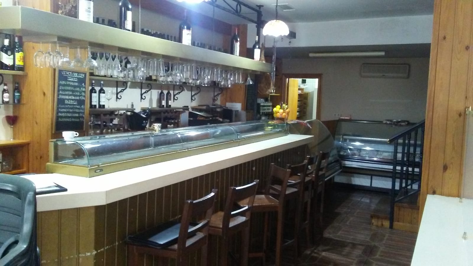 Imagen 2 de RESTAURANTE DE MUCHO PRESTIGIO EN TRASPASO 