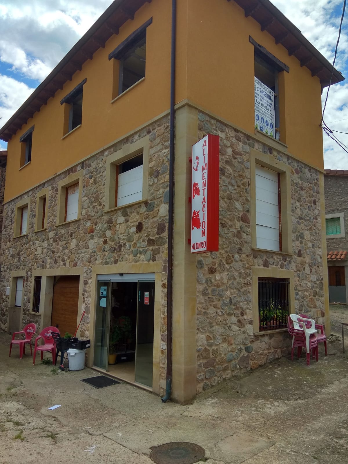 Imagen 2 de Casa de 2 plantas en el pueblo de Canales De La Sierra