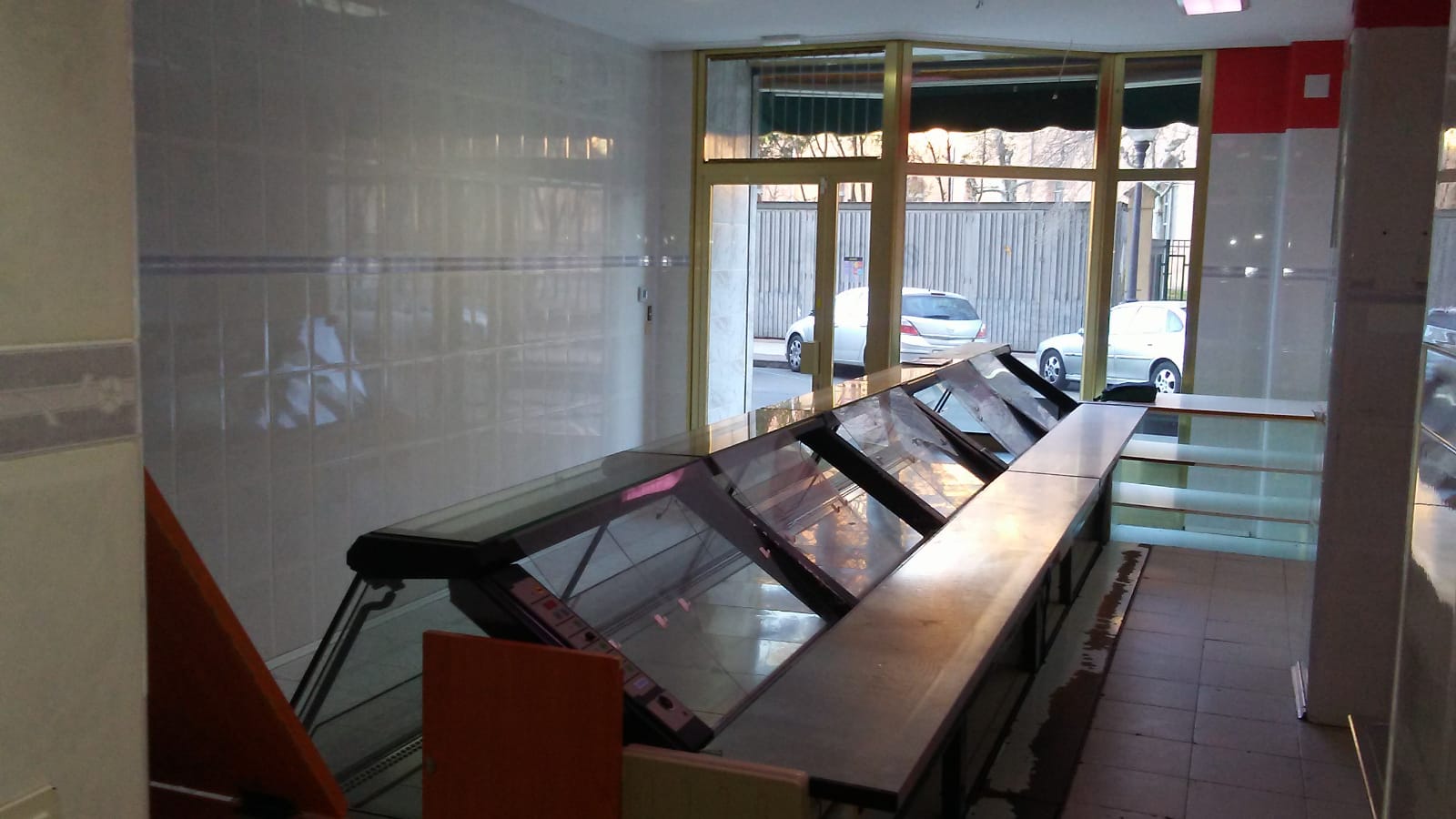 Imagen 3 de Local comercial carniceria en zona centrica EN VENTA O ALQUILER