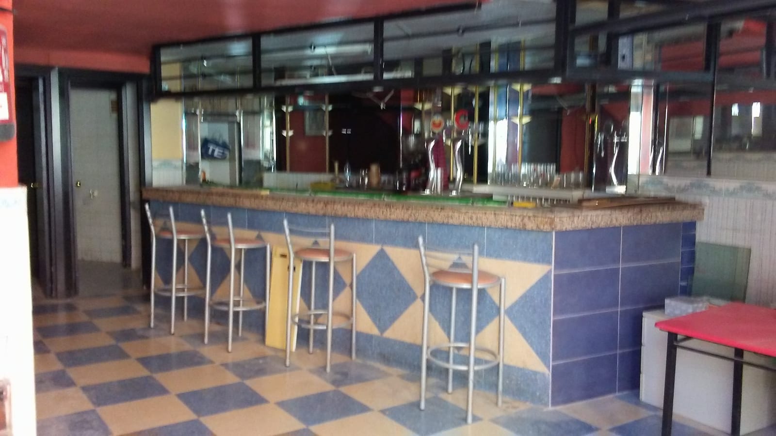 Imagen 2 de Bar para reformarlo a tu gusto en zona Universidad