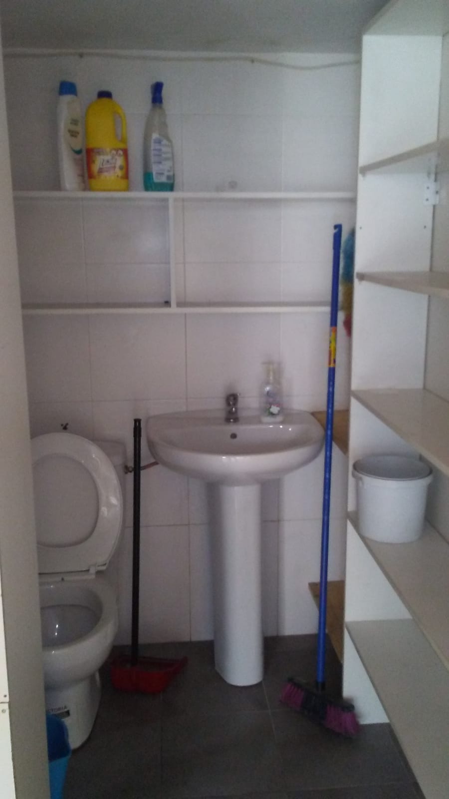 Imagen 2 de Local comercial de 30 m en alquiler en zona Vara de Rey