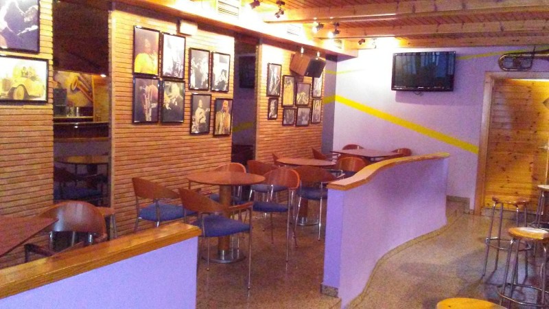 Imagen 0 de Bar acondicionado en alquiler en zona paseo de los 100  Tiendas