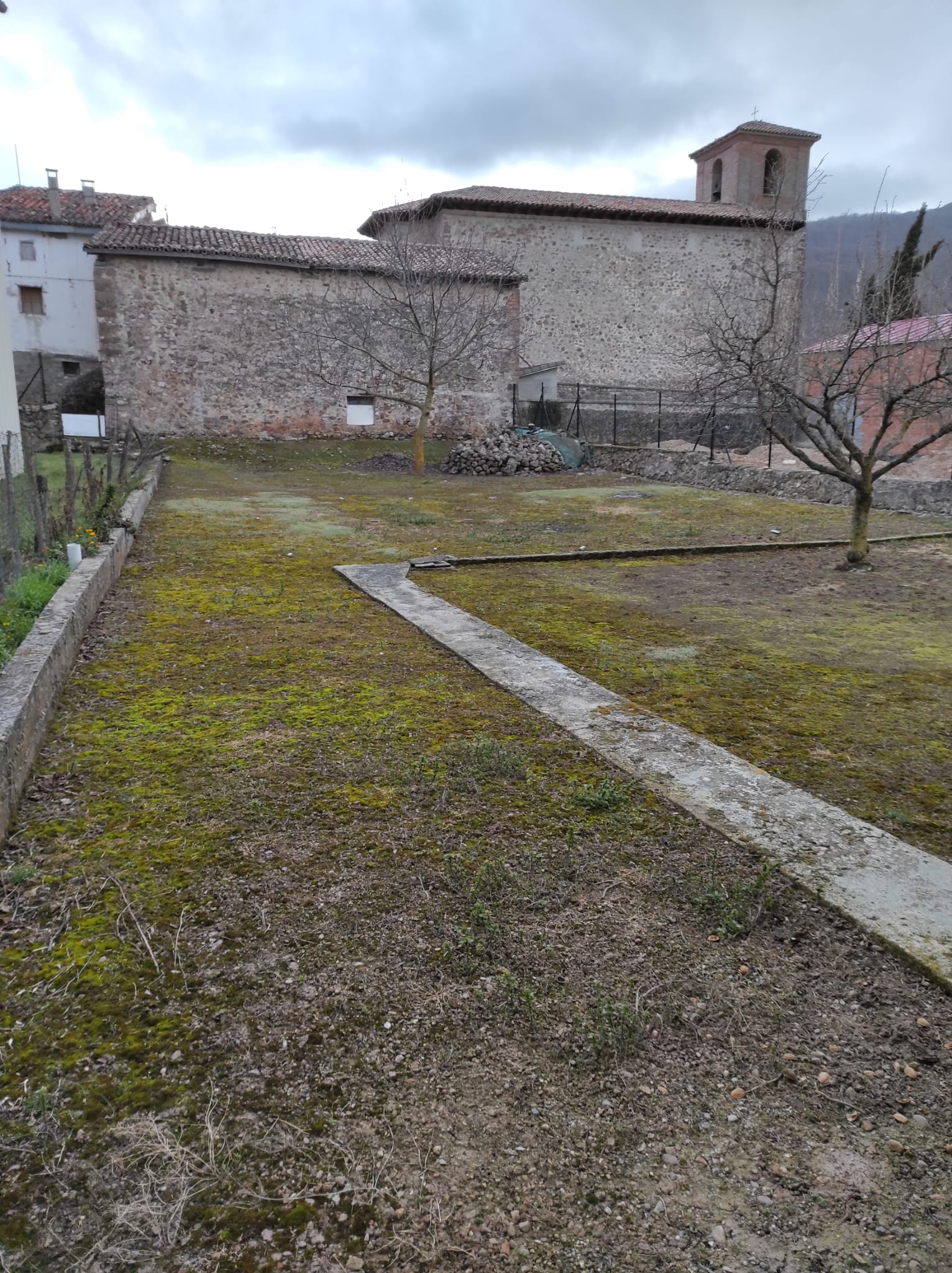 Imagen 3 de  TERRENO Y PAJAR EN VENTA EN CASTROVIEJO