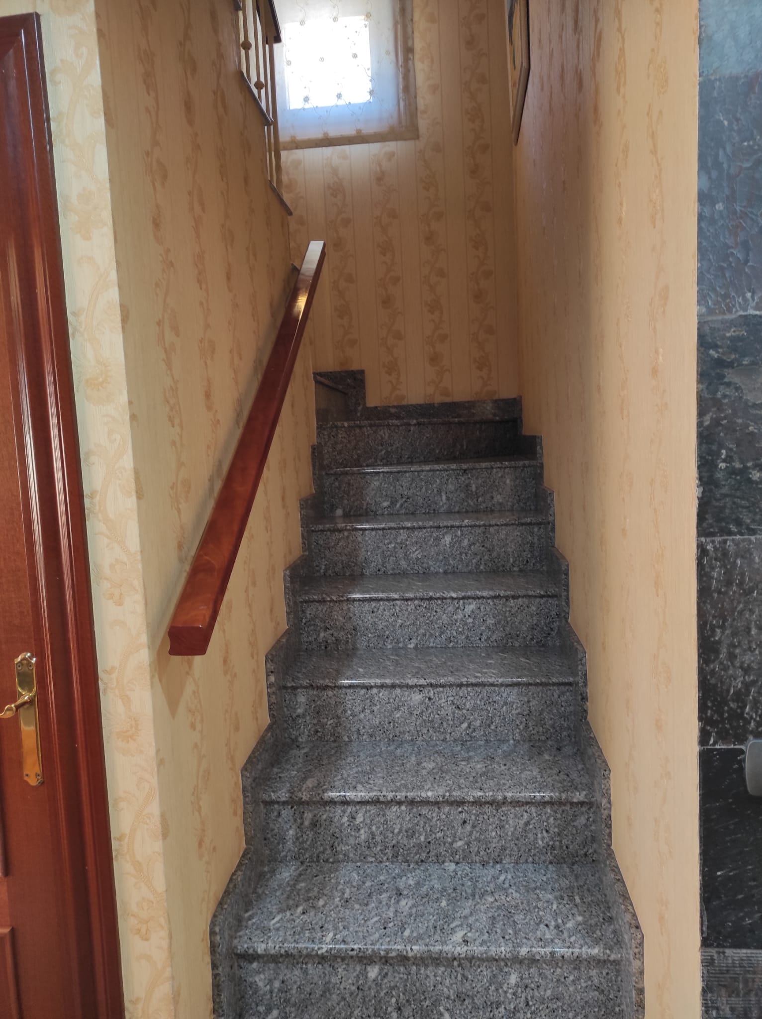 Imagen 3 de ESPECTACULAR ADOSADO EN LARDERO 