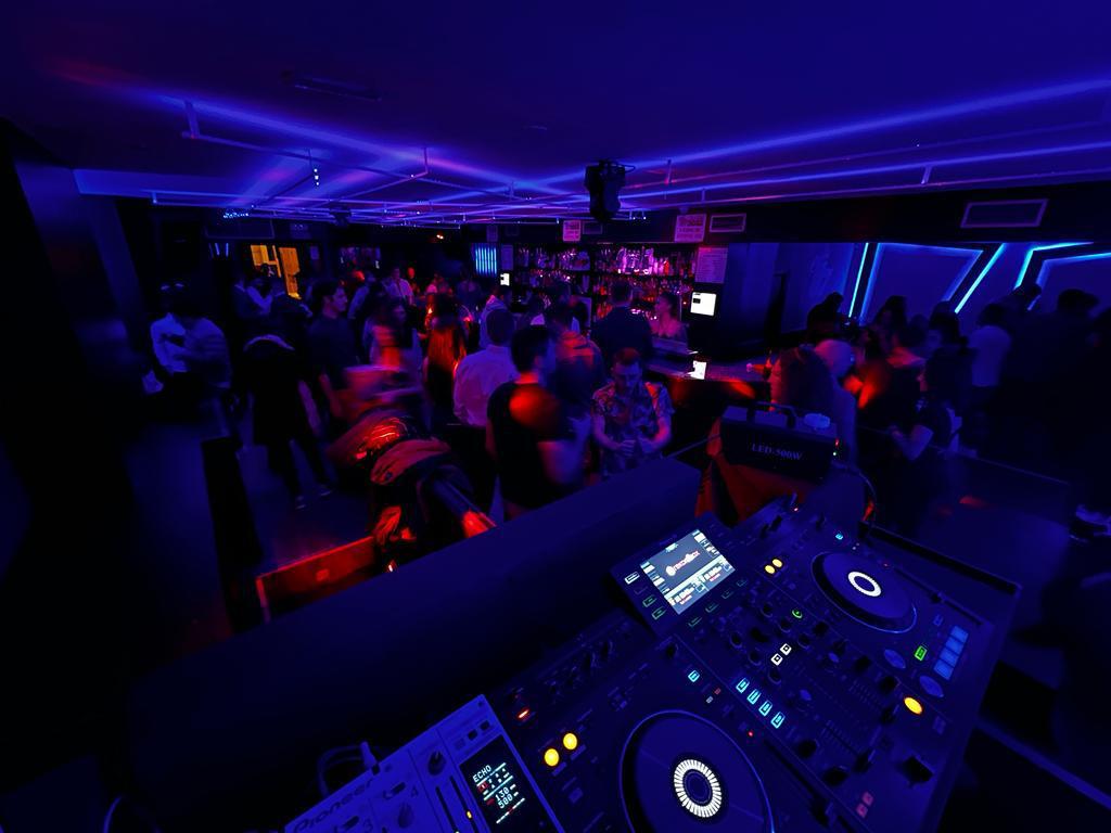 Imagen 2 de SE TRASPASA LUJOSO BAR NOCTURNO EN SAGASTA