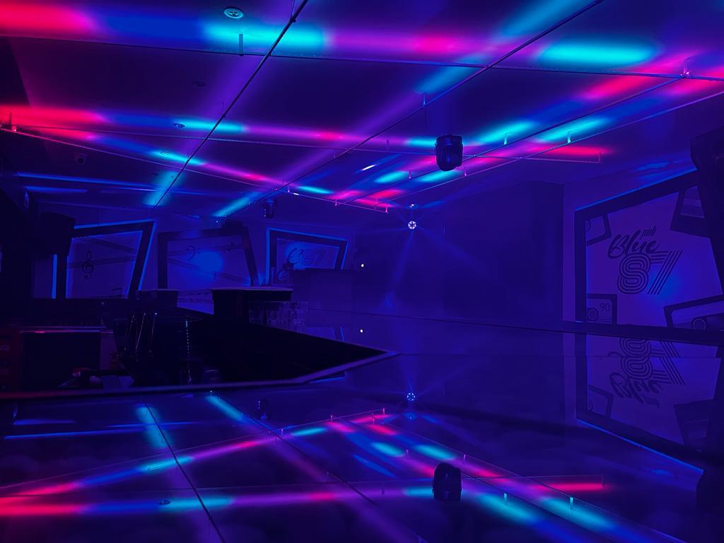 Imagen 3 de SE TRASPASA LUJOSO BAR NOCTURNO EN SAGASTA