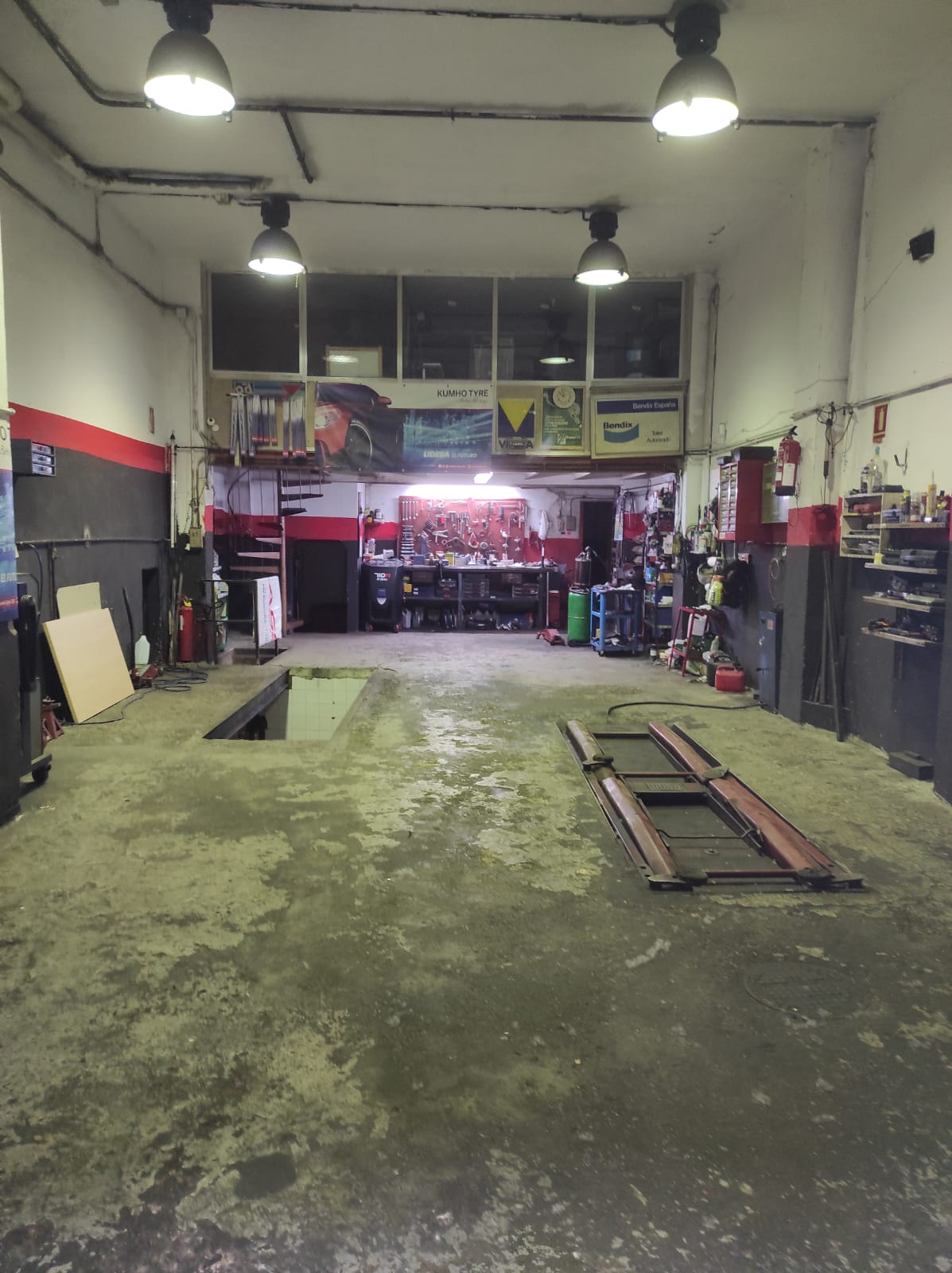 Imagen 3 de TALLER MECANICO EN VENTA O ALQUILER CON OPCION A COMPRA