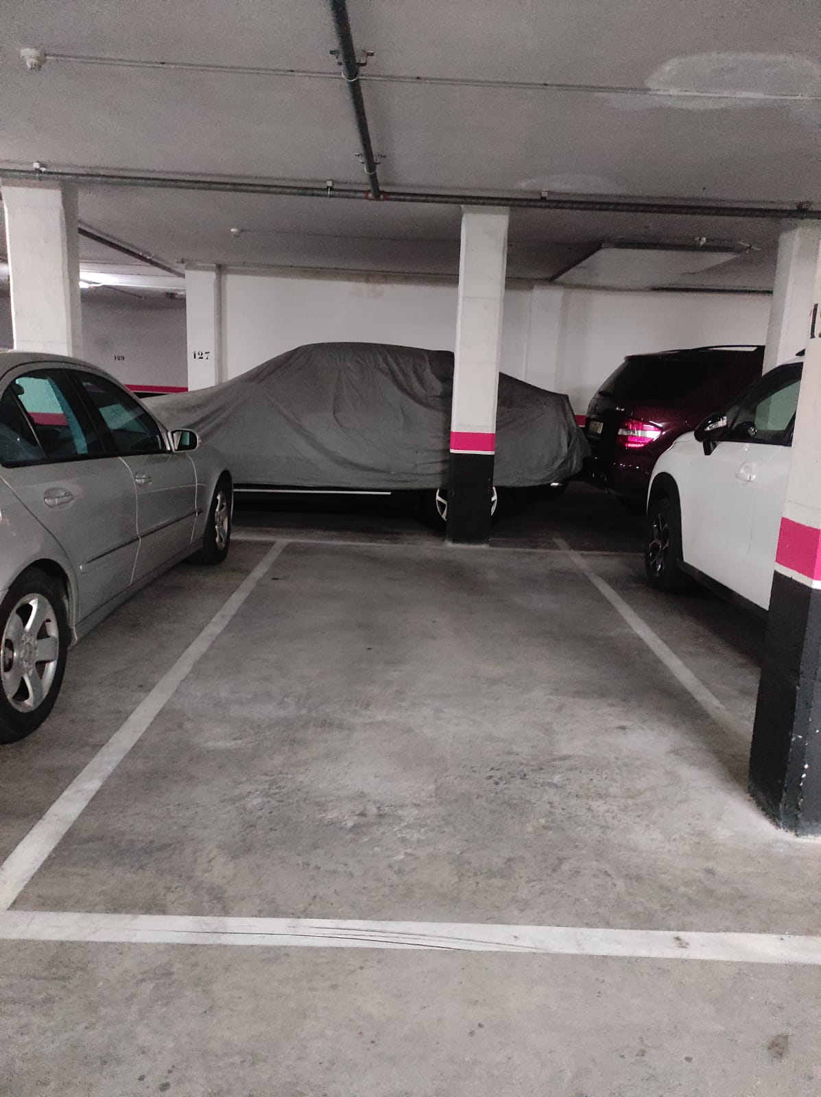 Imagen 1 de SE VENDE PLAZA DE GARAJE EN FERNAN CABALLERO