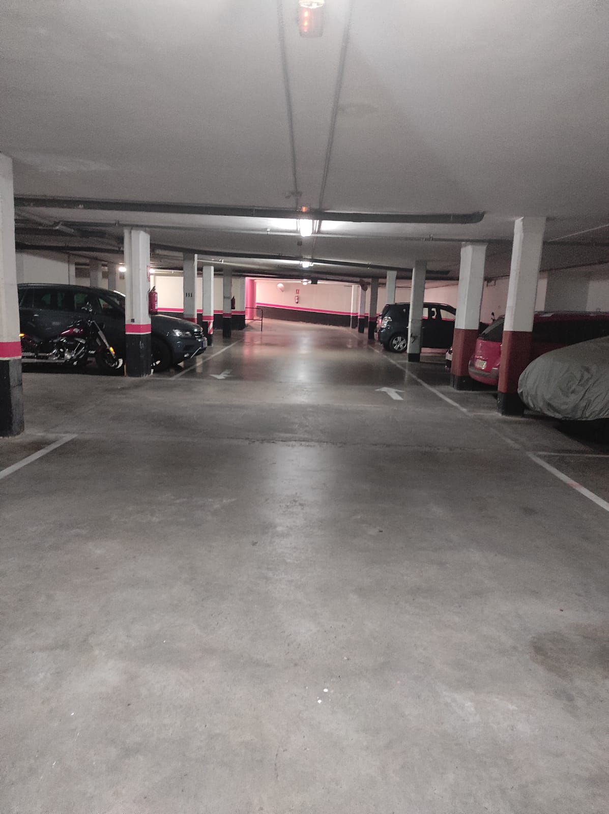 Imagen 2 de SE VENDE PLAZA DE GARAJE EN FERNAN CABALLERO