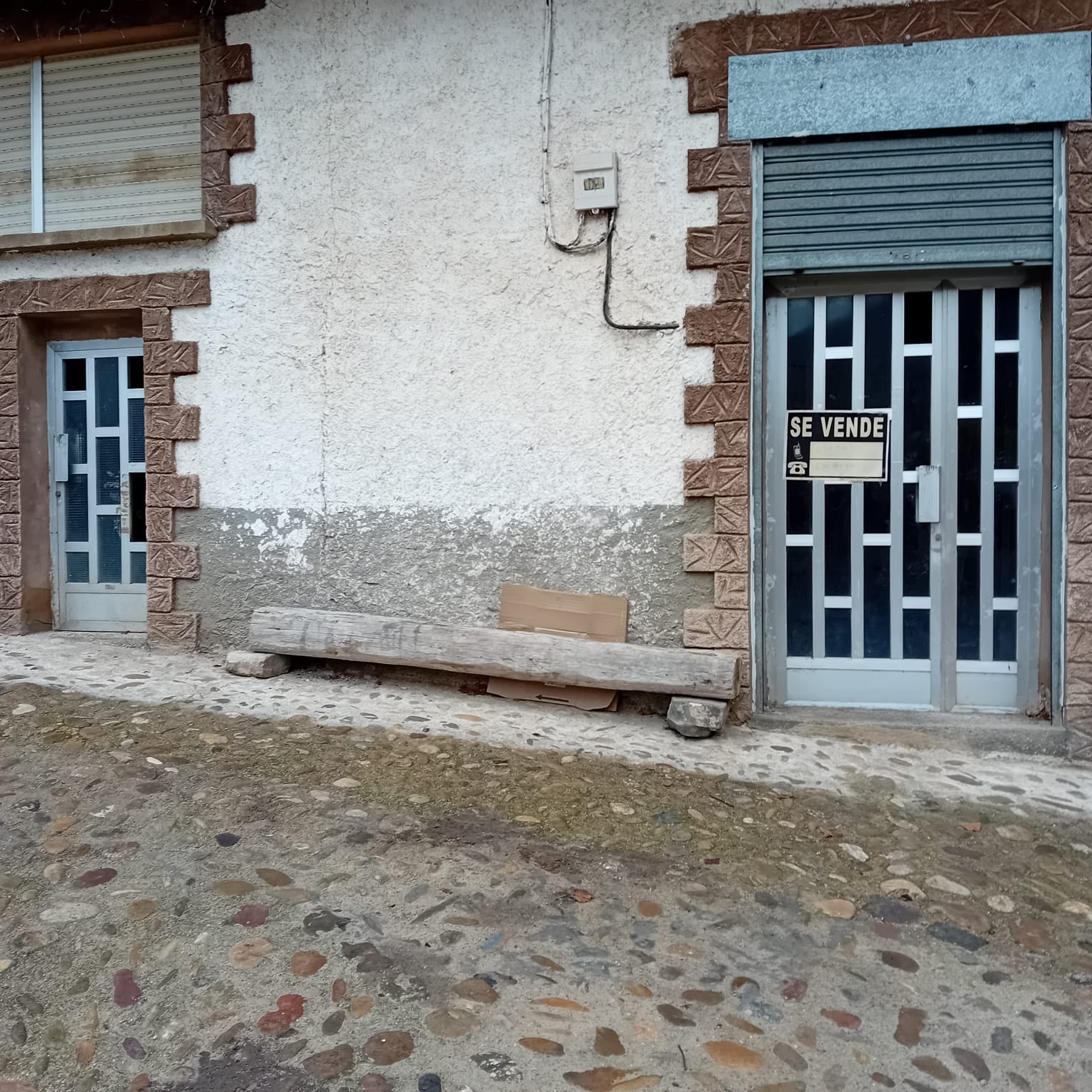 Imagen 1 de LOCAL PARA TIENDA  EN VILLOSLADA 