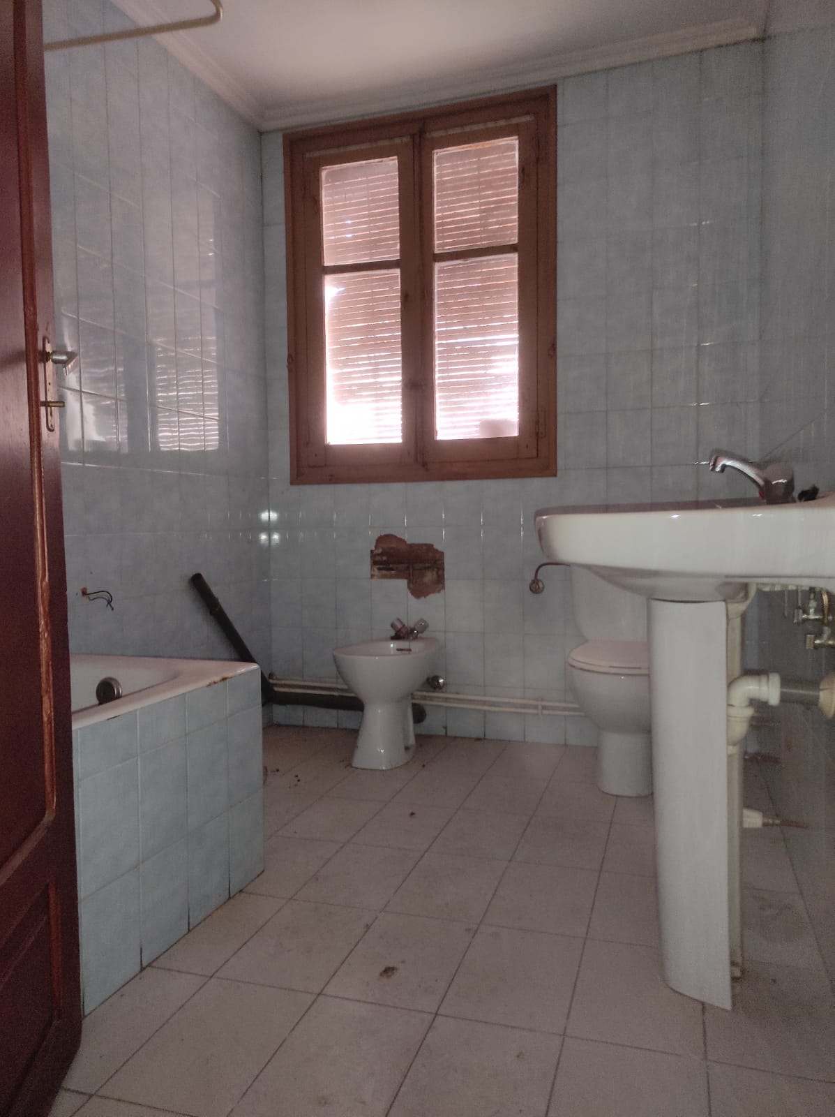 Imagen 2 de CASA URBANA EDIFICIO CON LONJA Y DOS PISOS 