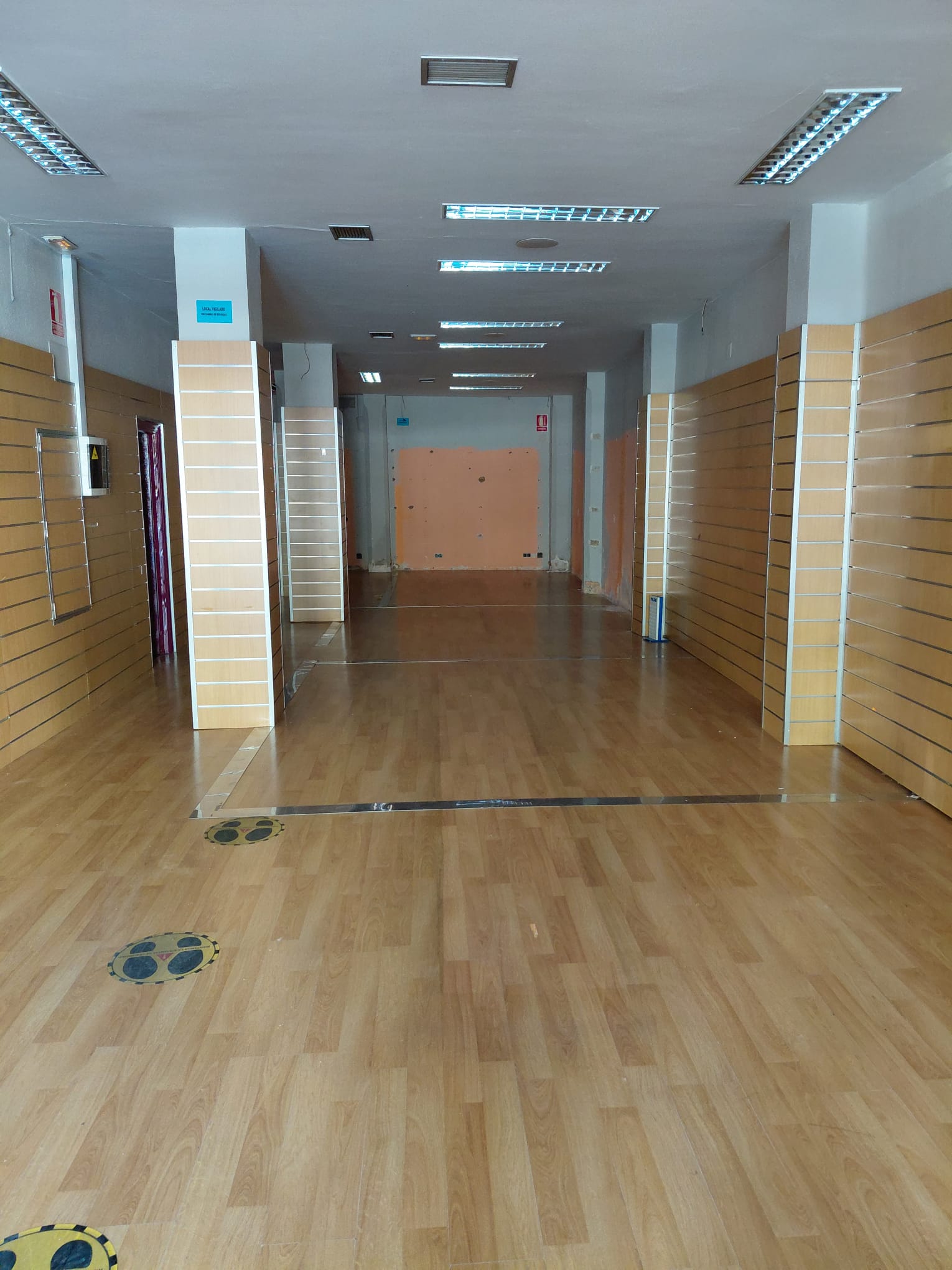 Imagen 1 de LOCAL COMERCIAL EN AVENIDA DE LA PAZ