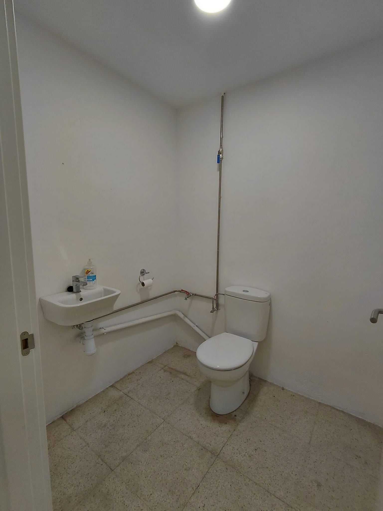 Imagen 2 de LOCAL COMERCIAL REFORMADO EN EL CENTRO 