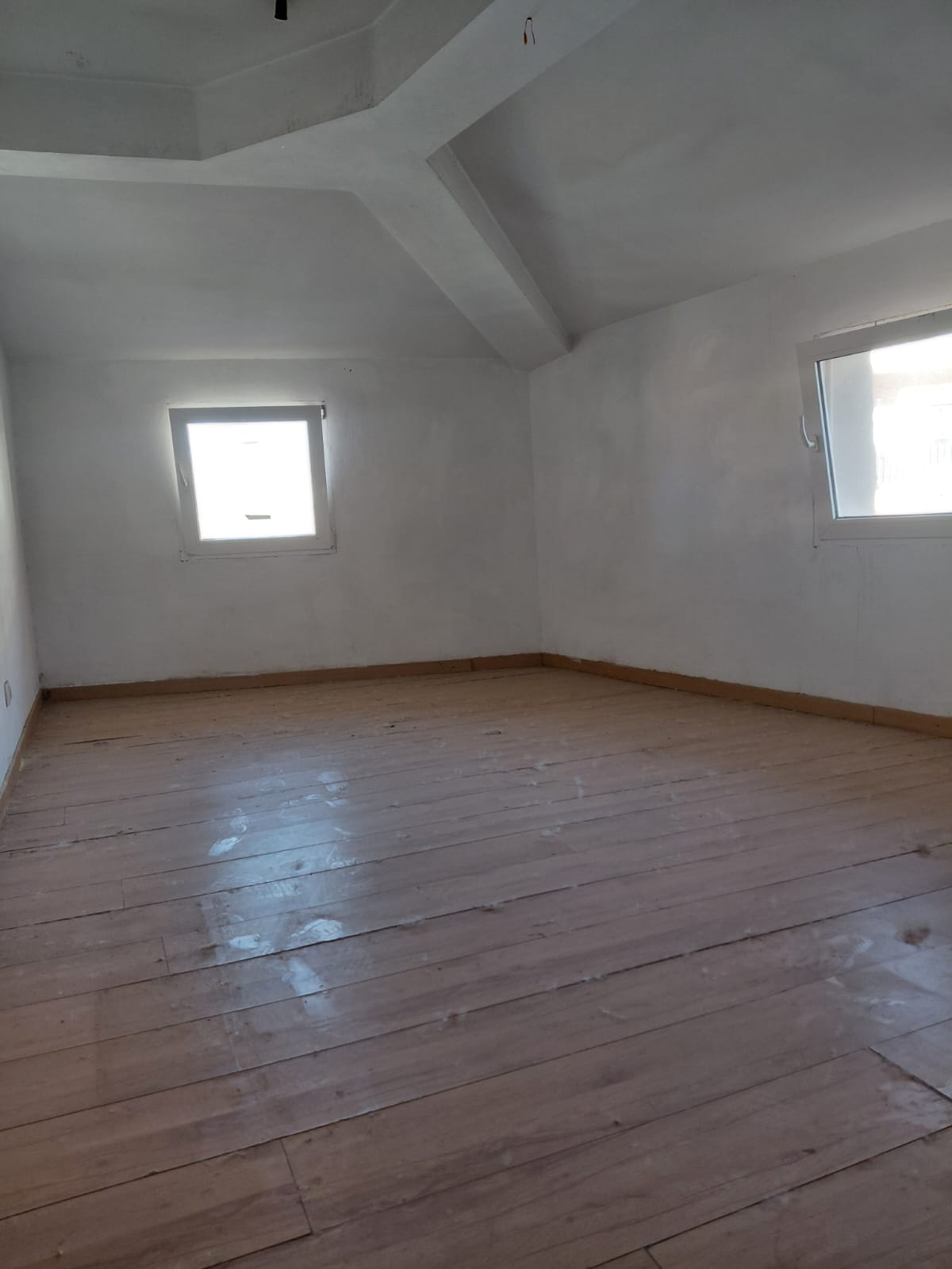 Imagen 2 de 2 PISOS +LONJA + BODEGA EN ALBERITE